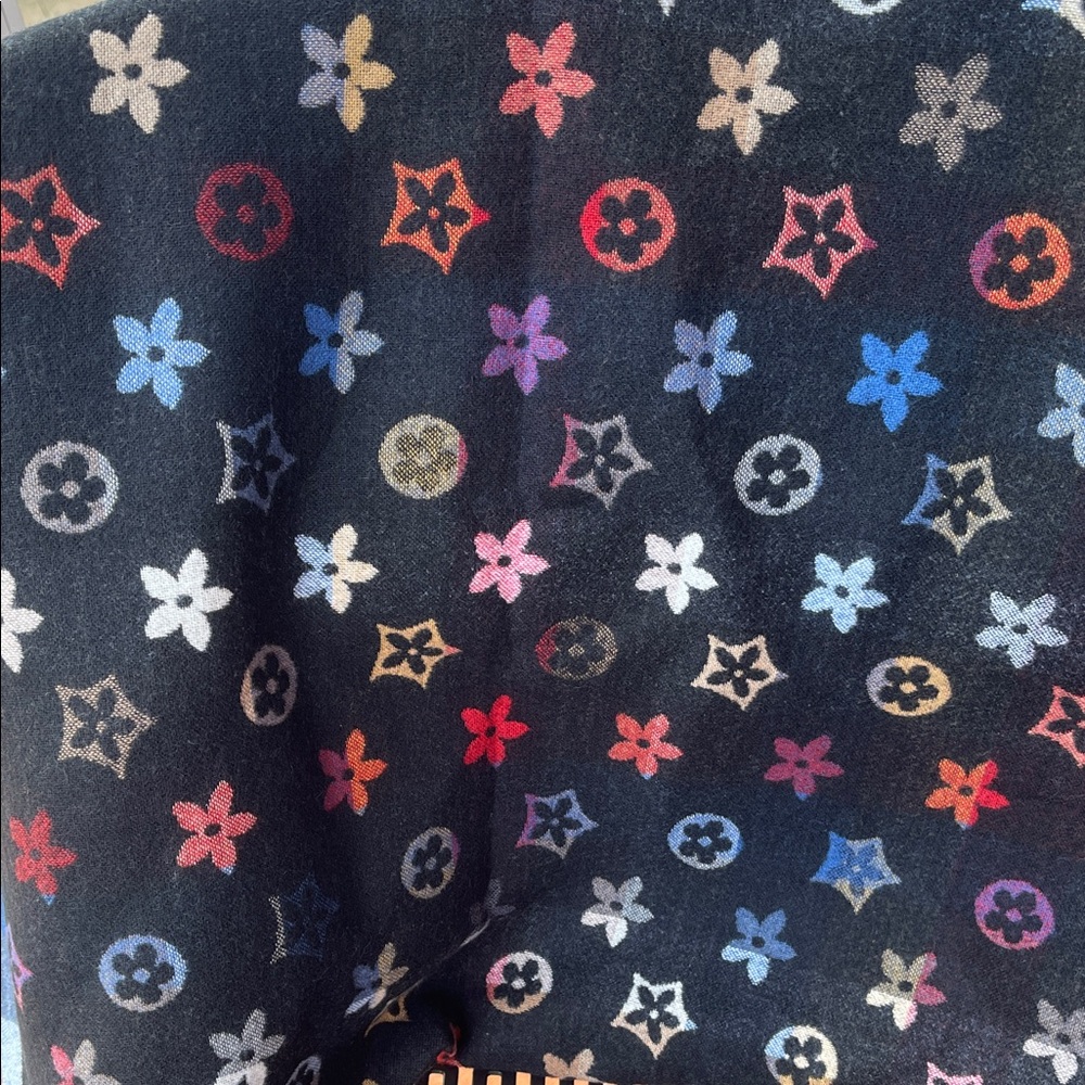 Multicolor Patterned Scarf - image 2